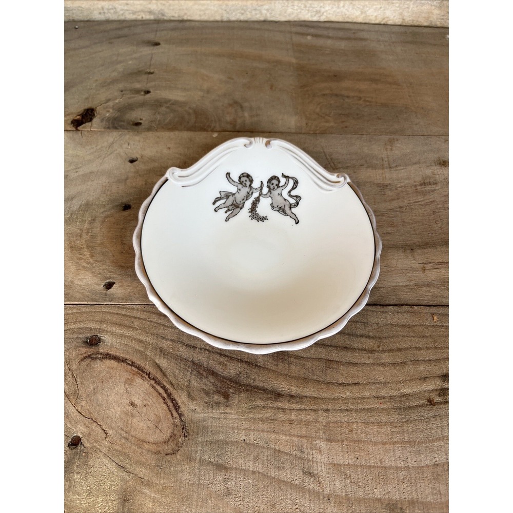 Vintage Cherub Shell Shaped Trinket Dish Gold Gilt Scalloped Edges Porcelain